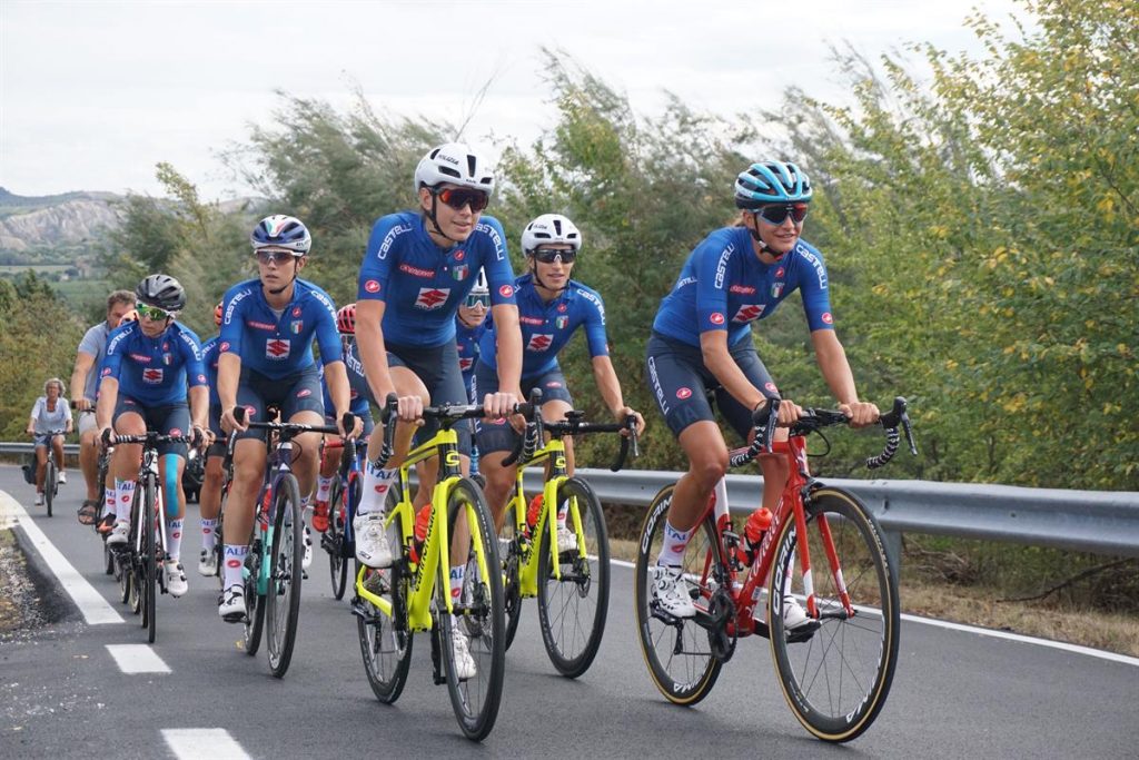 Ciclismo / Mondiali: ad Imola il via su un percorso difficile