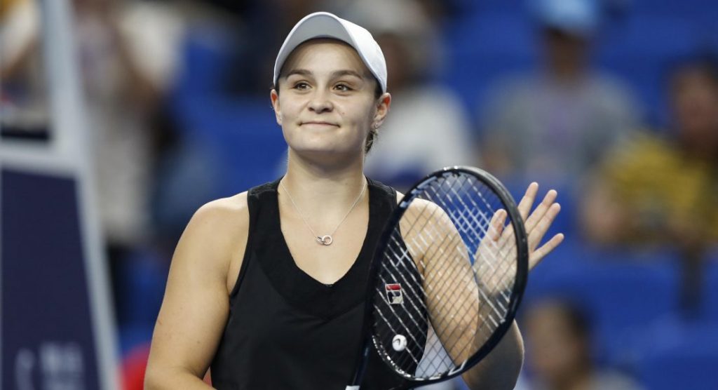 Australian Open: Ashleigh Barty ai quarti, Sharapova KO. Urrà Collins