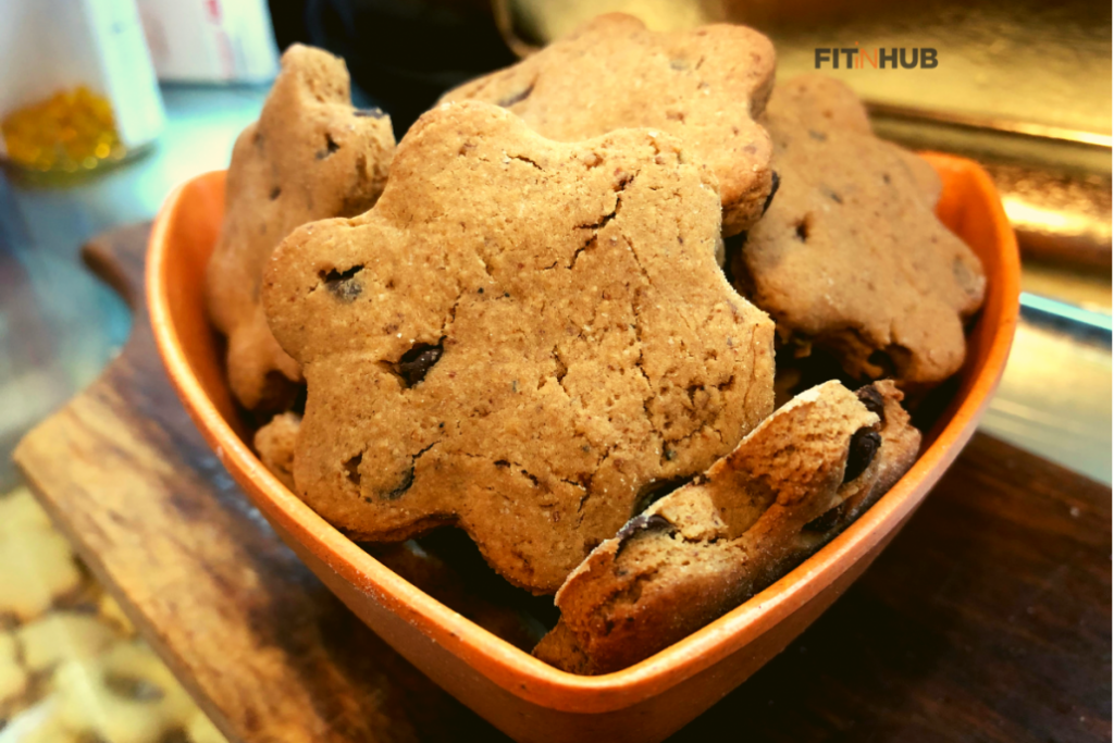 Colazione fit: crea i tuoi biscottini al burro di arachidi con gocce di cioccolato